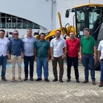 George Coelho destaca fortalecimento dos municípios durante entrega de equipamentos para agricultura na Paraíba