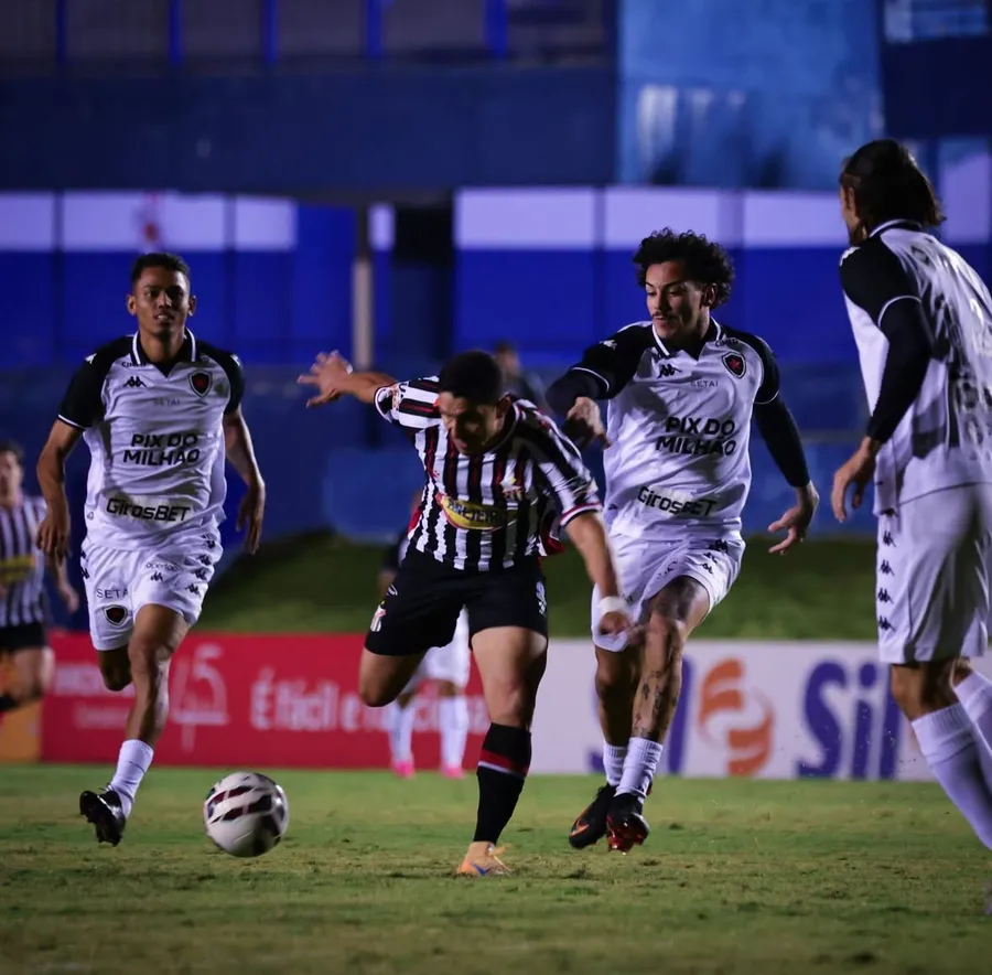 Botafogo-PB faz 2 a 0 no Anápolis e entra na zona de classificação da Série C