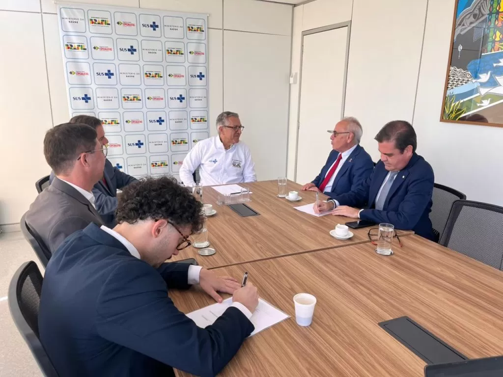 Cícero Lucena recebe do ministro da Saúde confirmação de um novo Hospital Oncológico em João Pessoa