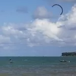 Vento fraco e reviravoltas marcam a decisão da vela no Paraíba World Beach Games 2026